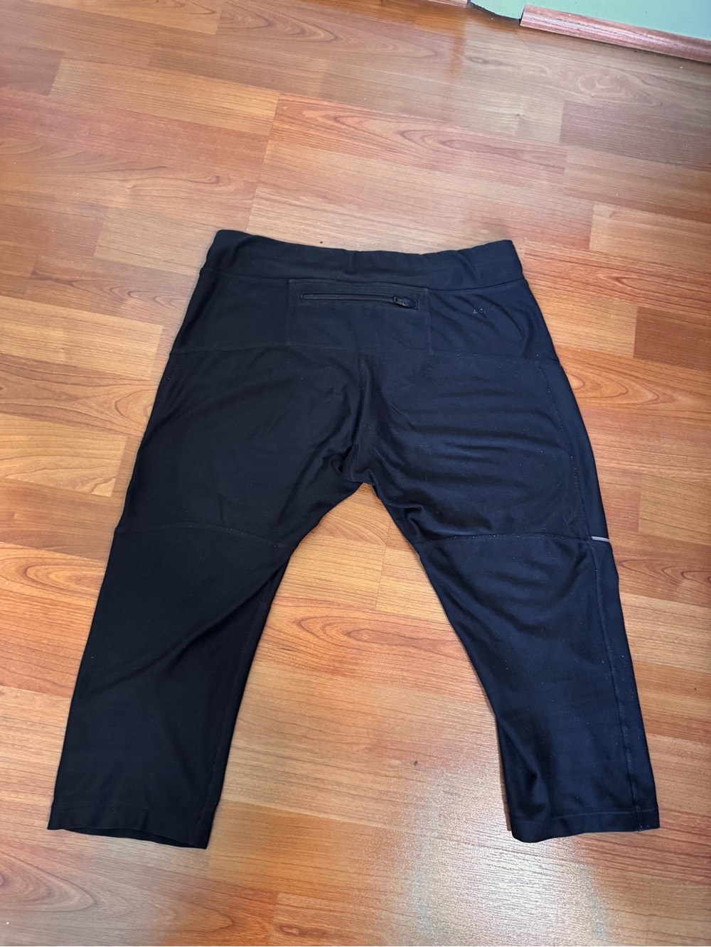 Nike Dry Fit Black Capri Leggings - Picture 2 of 3